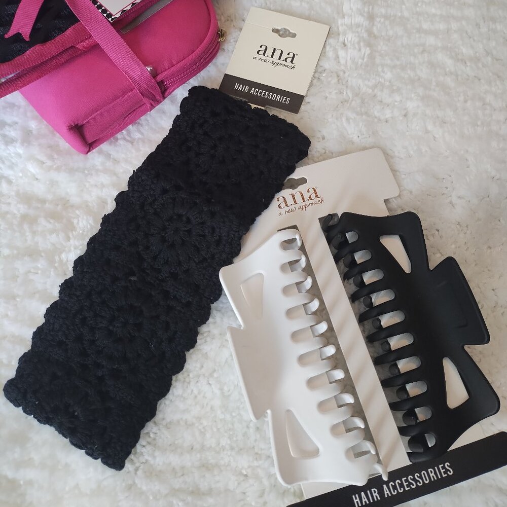 Makeup Mat & Bag Set with Free Gift!! - Picture 6 of 6